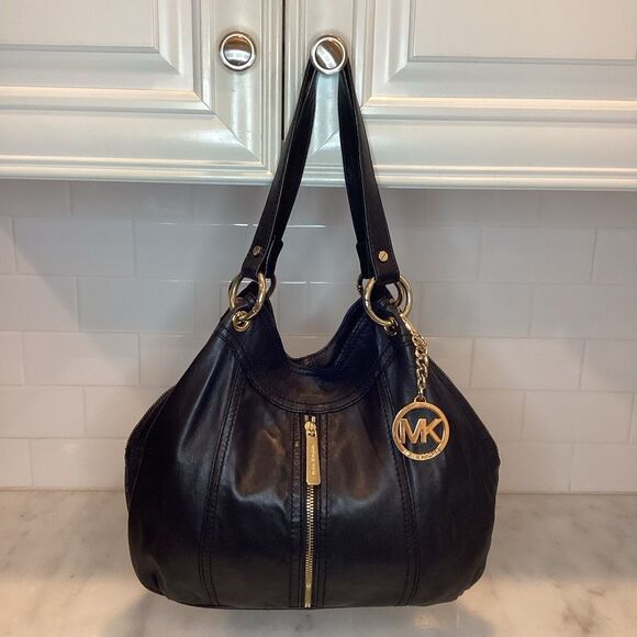 MICHAEL KORS MOXLEY BLACK SOFT LEATHER SHOULDER TOTE - Picture 2 of 16